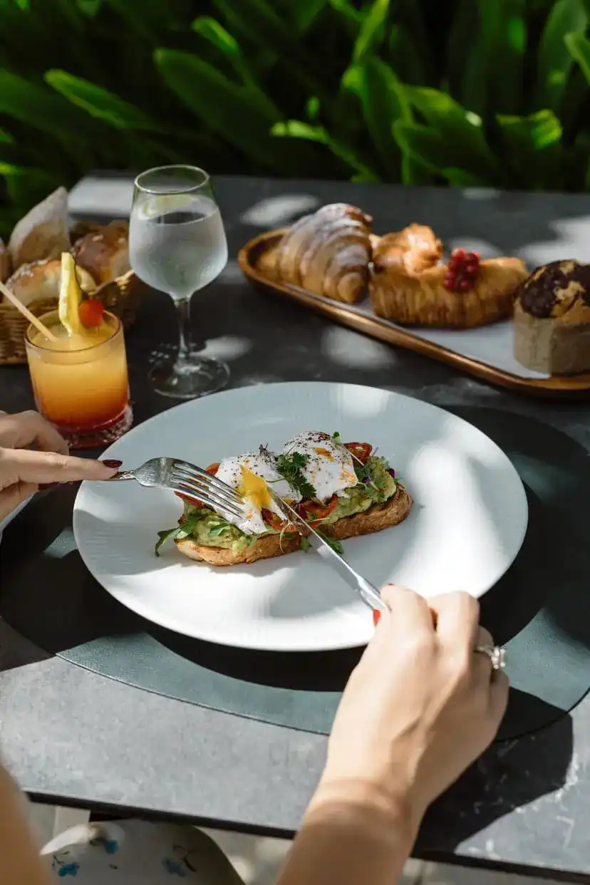  THE BEACH 